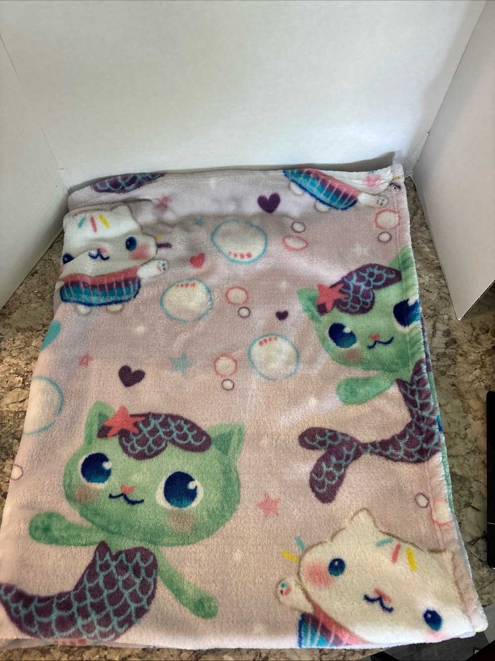 Sam’s Club Gabby’s Dollhouse Throw Blanket DREAMWORKS  38x47- Pink & Green